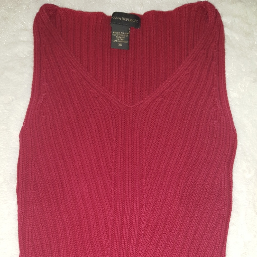 Banana Republic XS v-neck sleeveless sweater - Picture 2 of 2